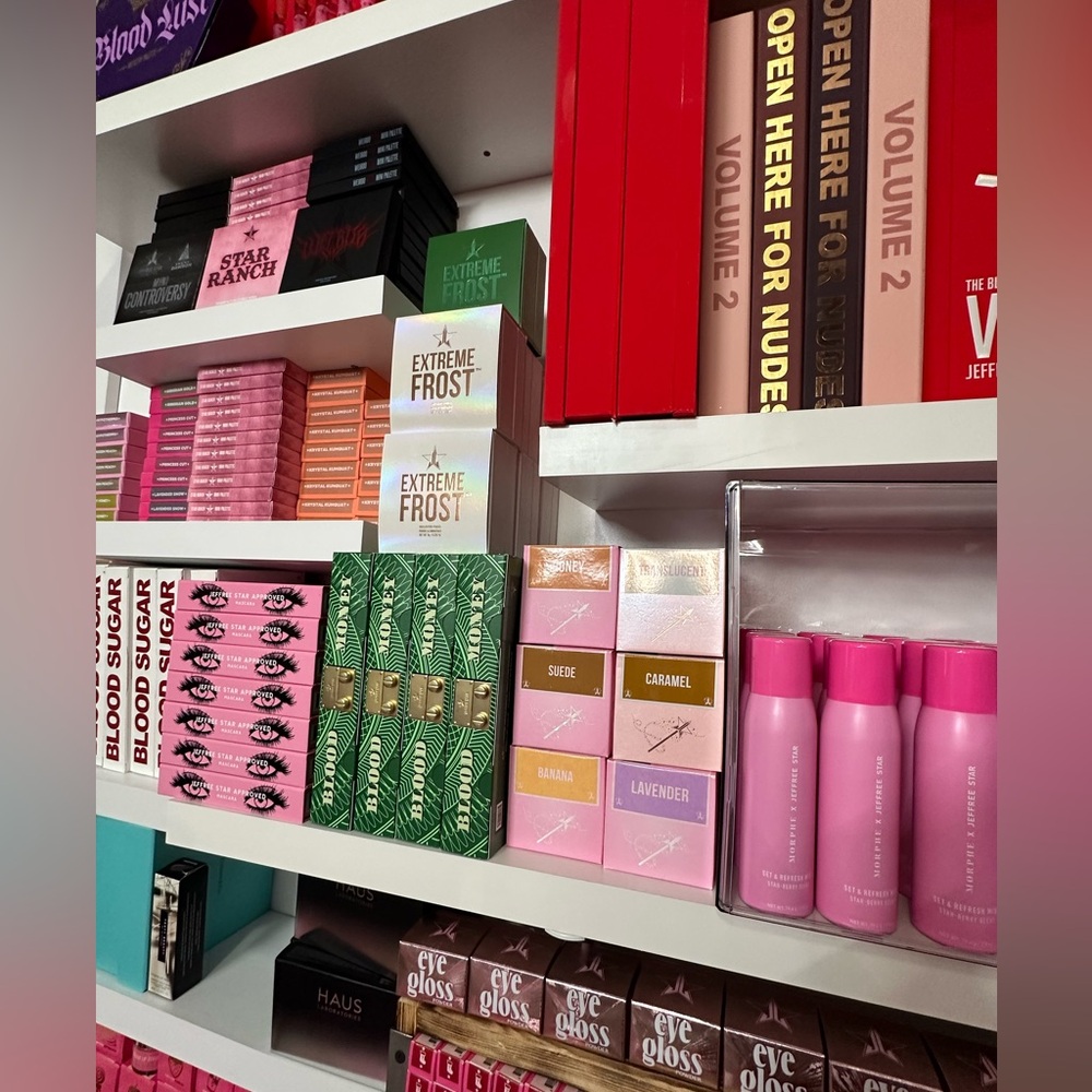 Hopeβs Makeup, Beauty and Skincare Show - Picture 11 of 17